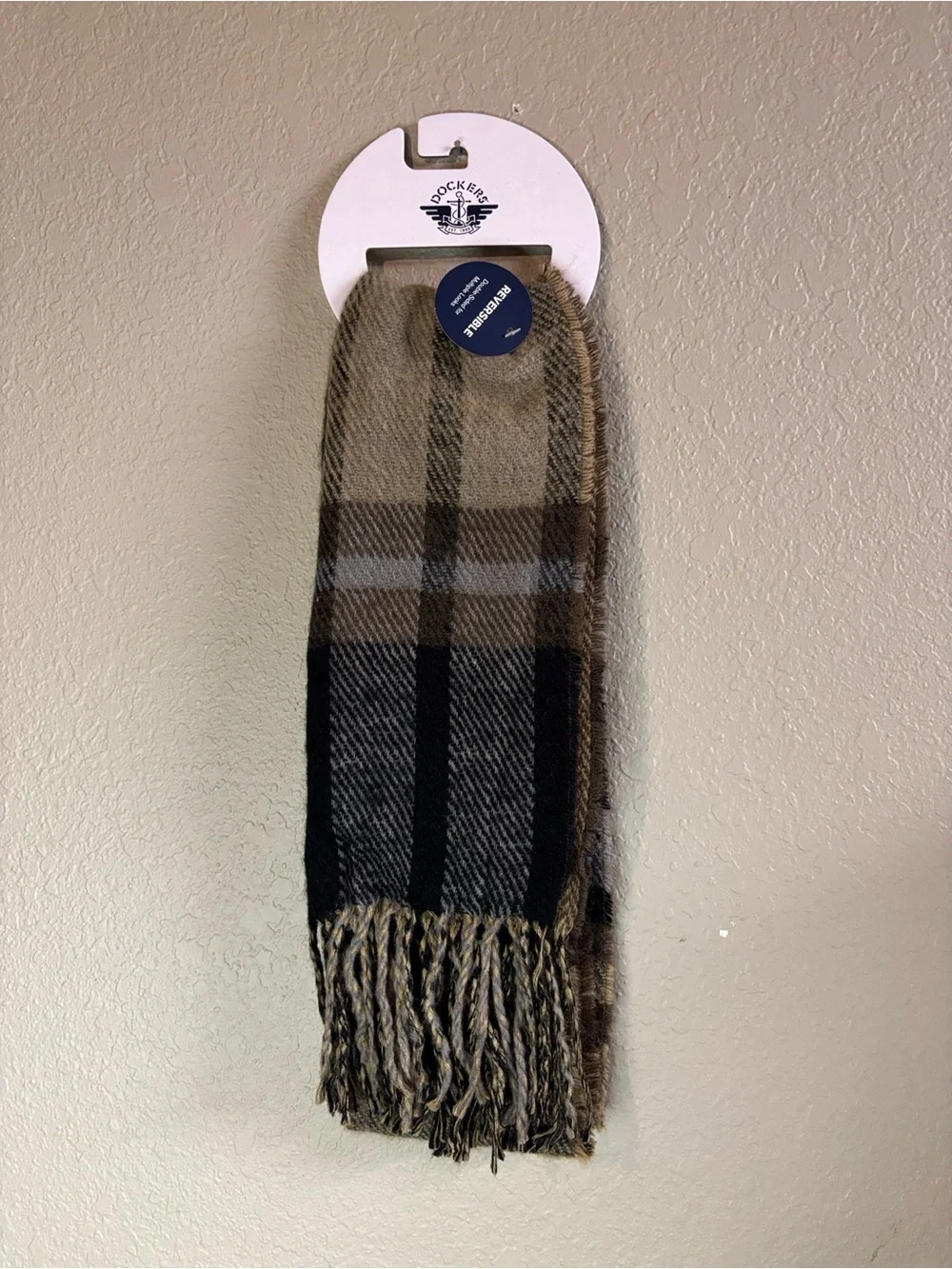 New Dockers Scarf Men’s Brown Plaid Knit Winter Scarf Classic Casual Outdoor